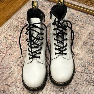 Doc Martin Girls White Lace-Up Boots with Black Laces & side zipper